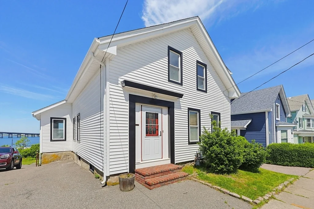 Photo of 574 Durfee St