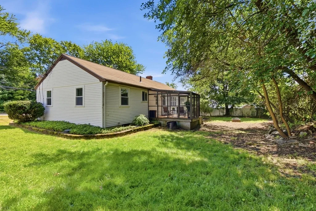 Photo of 542 Trapelo Rd