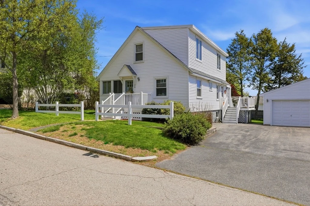 Photo of 24 Dell Ave