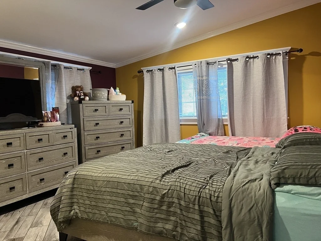 Photo of 11 Leroy Pl
