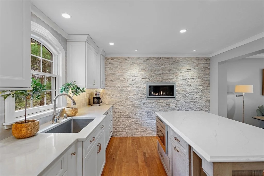 Photo of 16 Christopher Dr