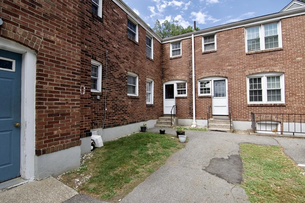 Photo of Unit 435 at 435 Cold Spring Ave