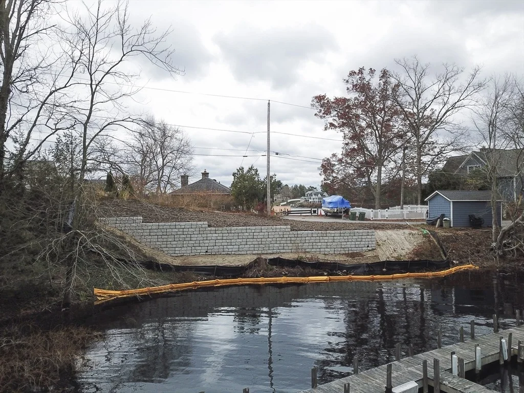 Photo of 13 S Point Rd
