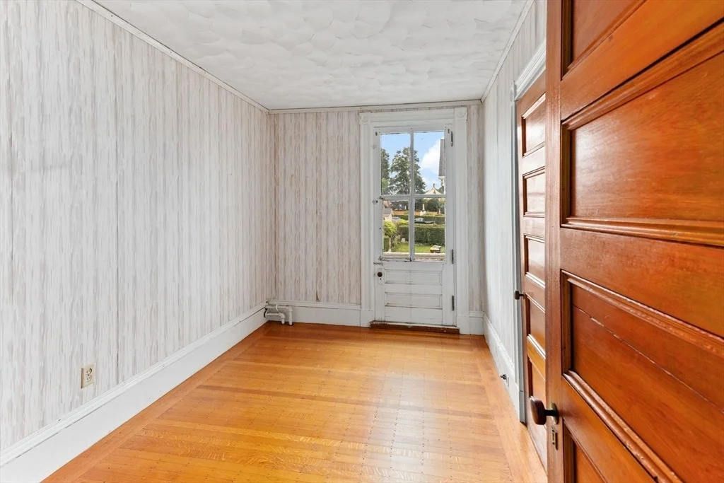 Photo of 330 Lincoln Ave