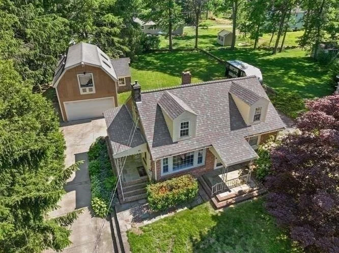 Photo of 84 Walnut St