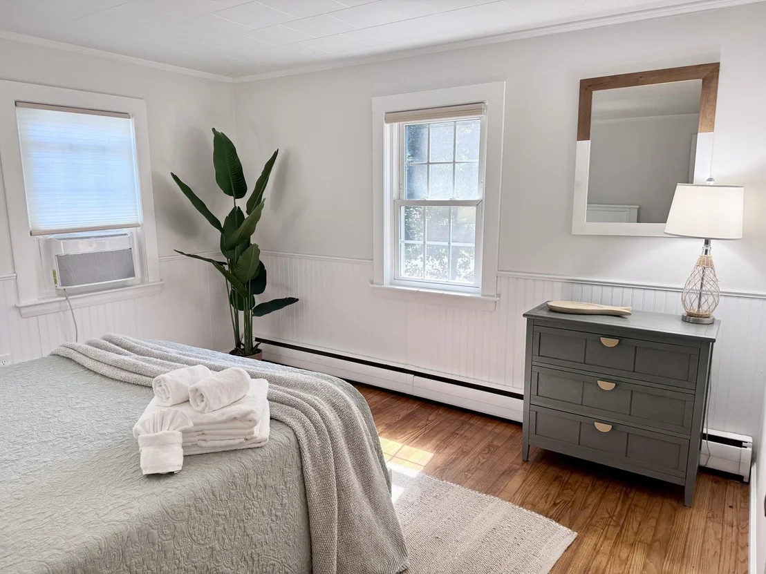 Photo of 42 Vineyard Ave