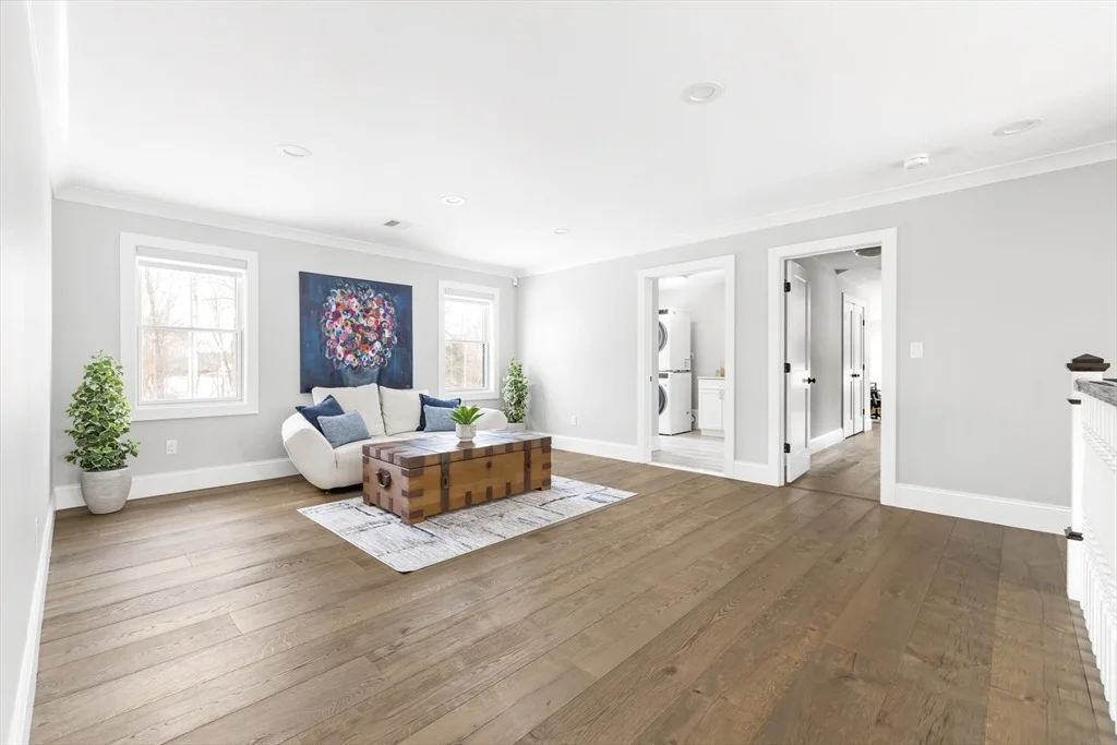 Photo of 303 Eliot St