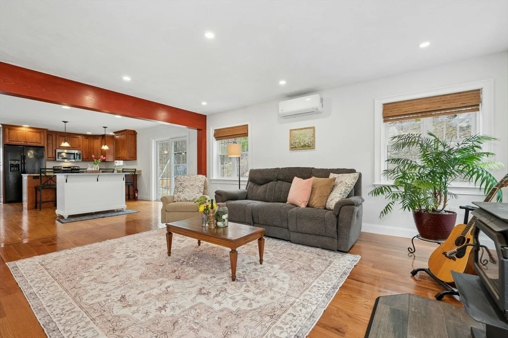 Photo of 171 Whitins Rd