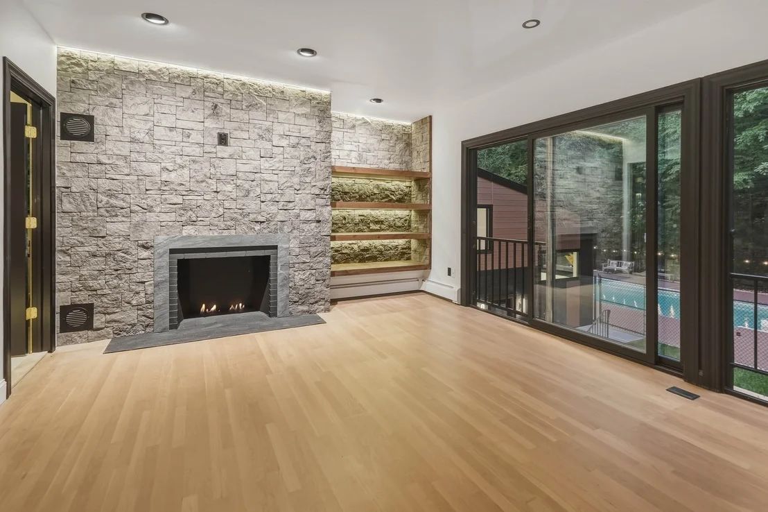Photo of 641 Grove St