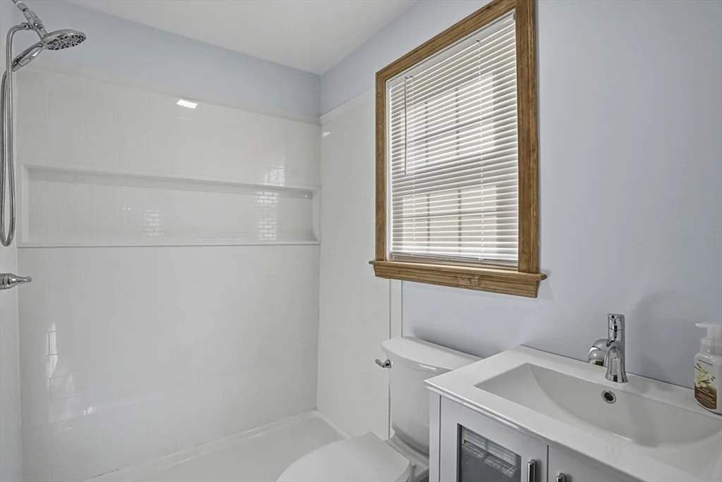 Photo of 71 Pickering Ave