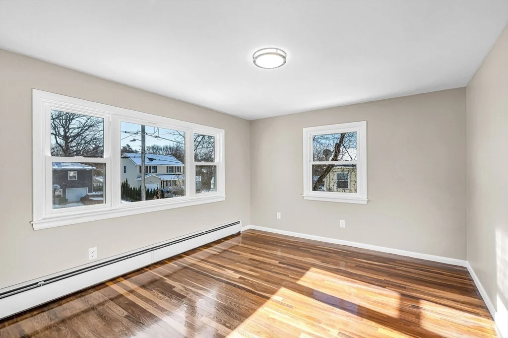 Photo of 32 Debra Dr