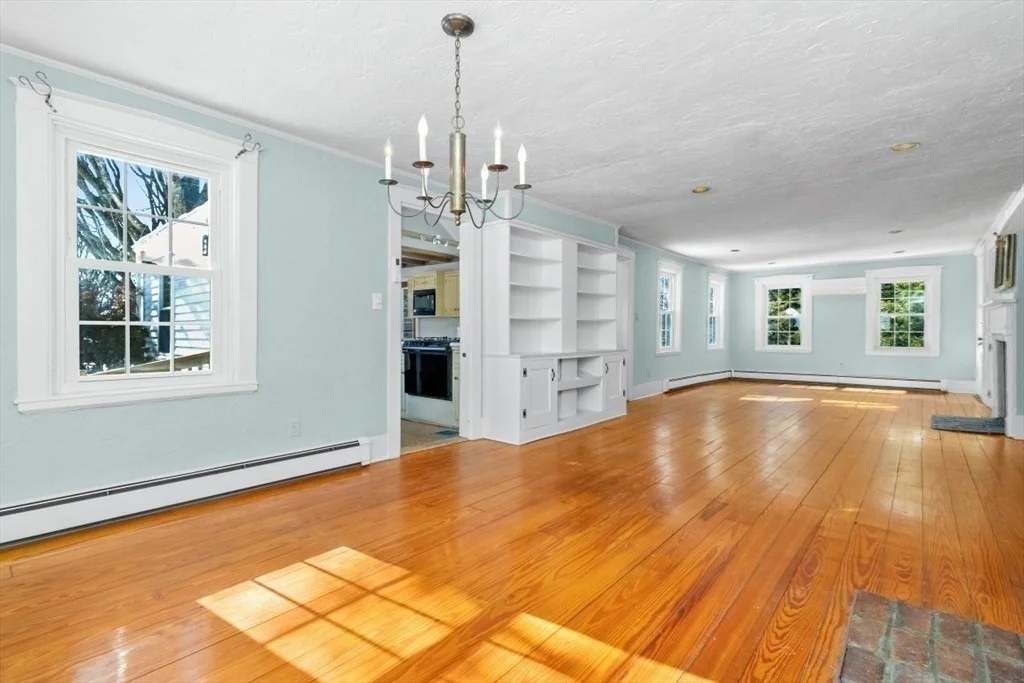 Photo of 1 Sassamon St