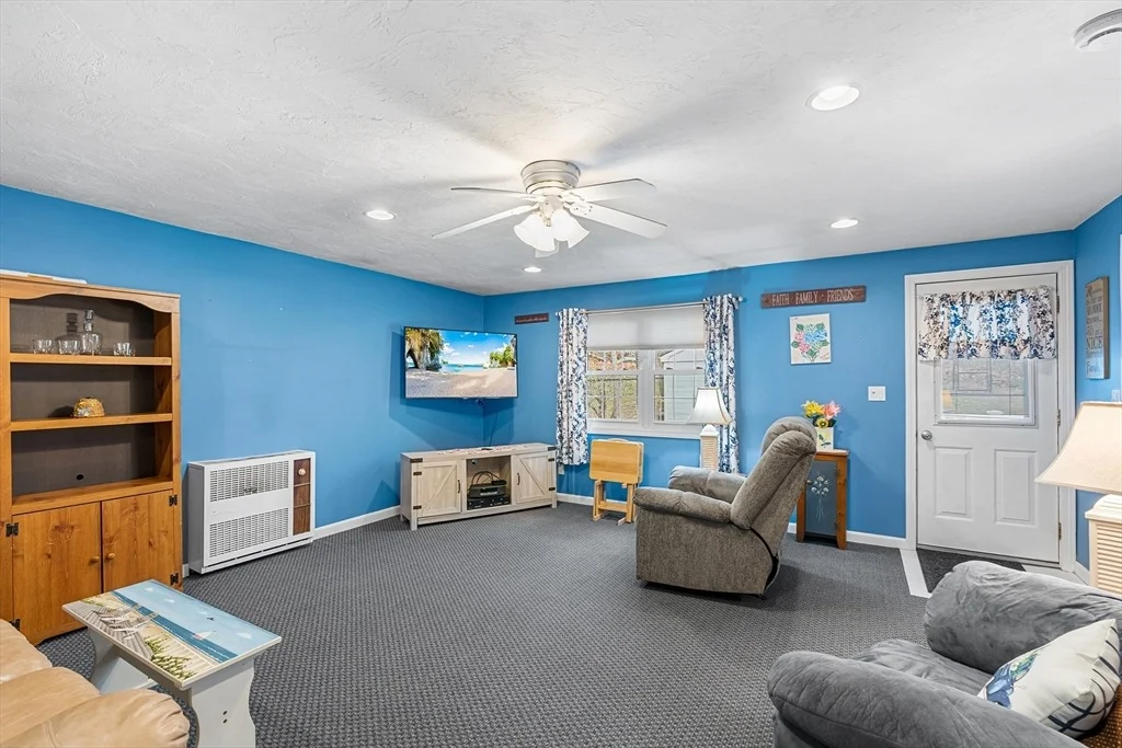 Photo of 271 Shirley Dr