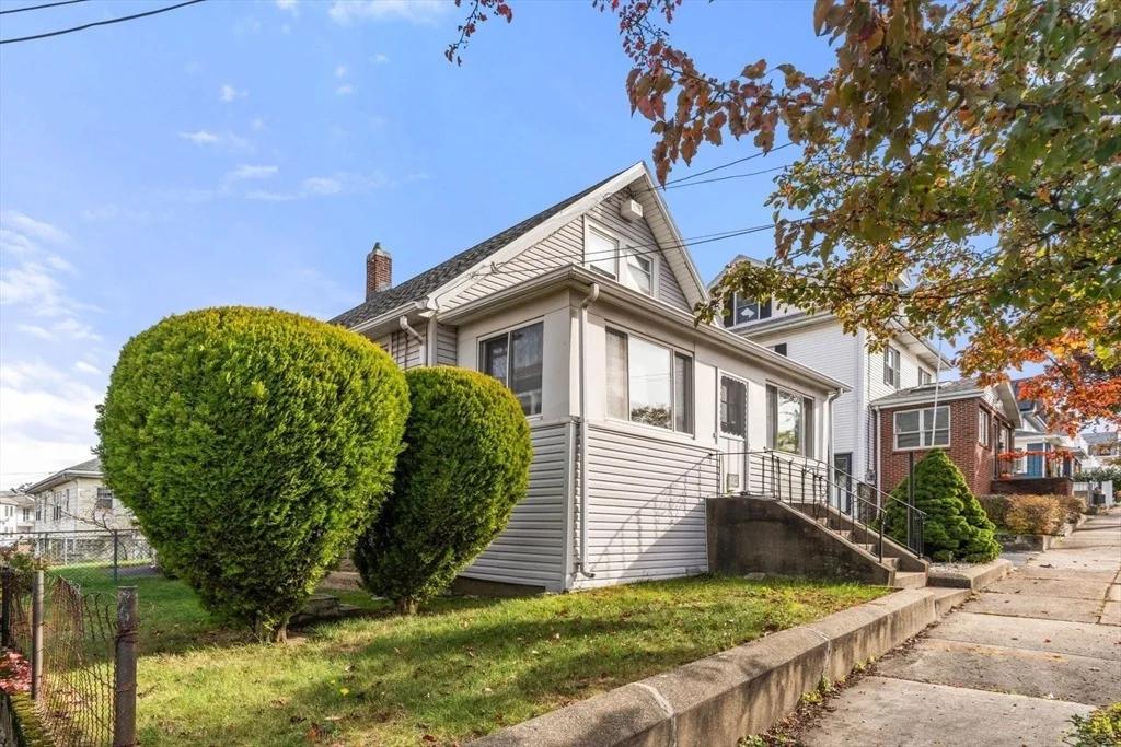 Photo of 37 Greenhalge Ave