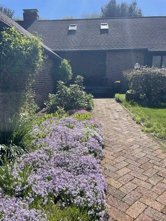 Photo of 560 Middle St