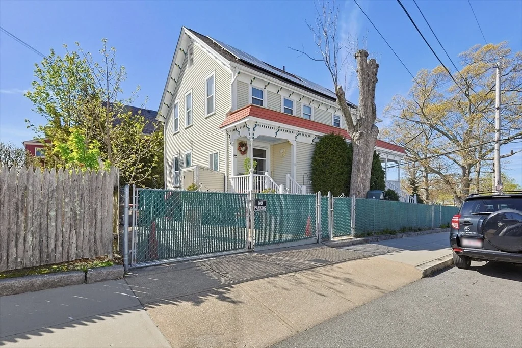 Photo of 391 Middle St
