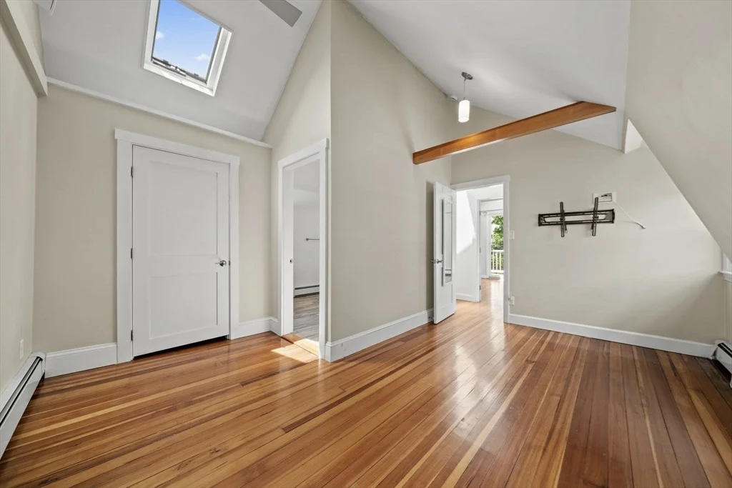 Photo of 32 Maple Ave