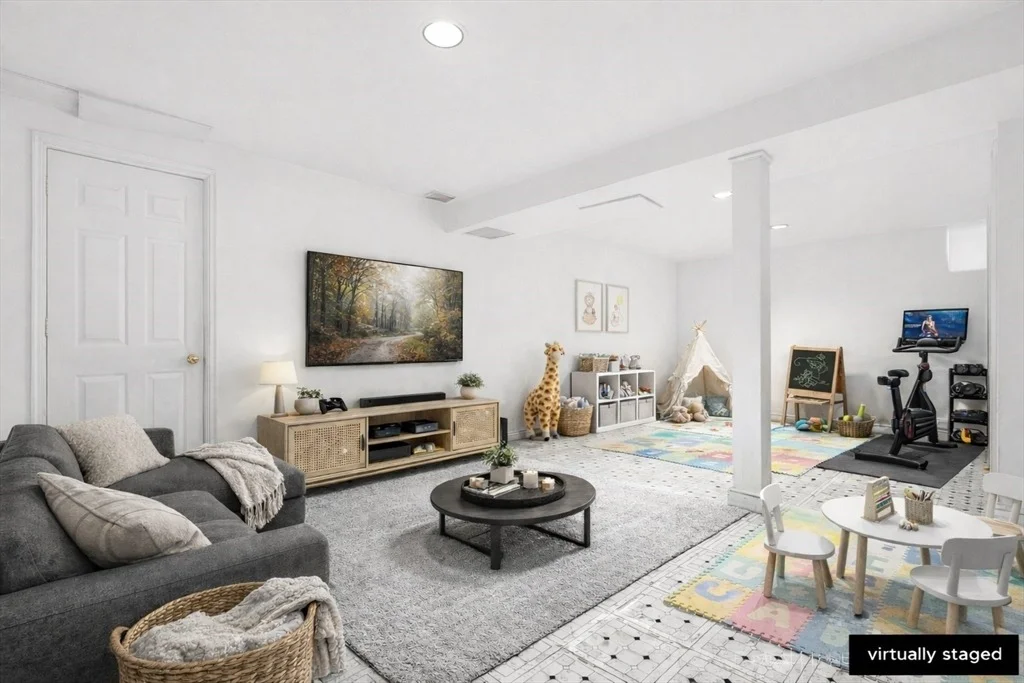 Photo of 55 Roosevelt Ave