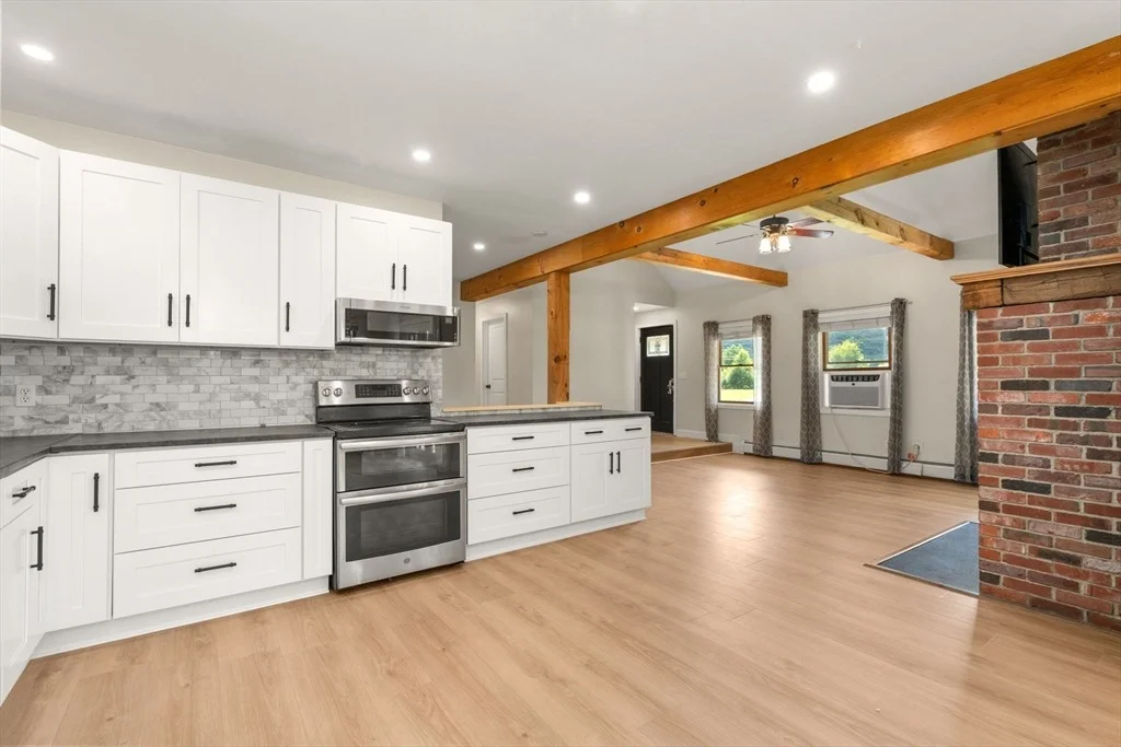 Photo of 487 Long Plain Rd