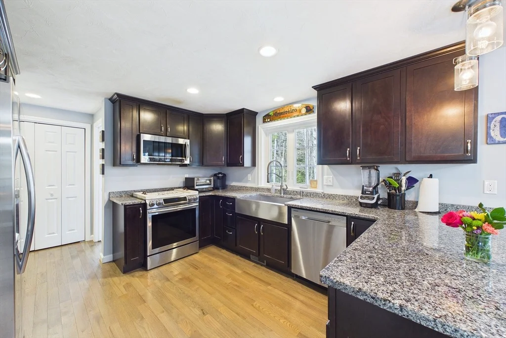 Photo of 987 Dighton Woods Cir