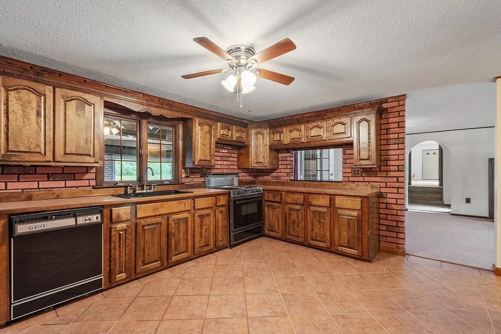 Photo of 87 Hubbardston Road