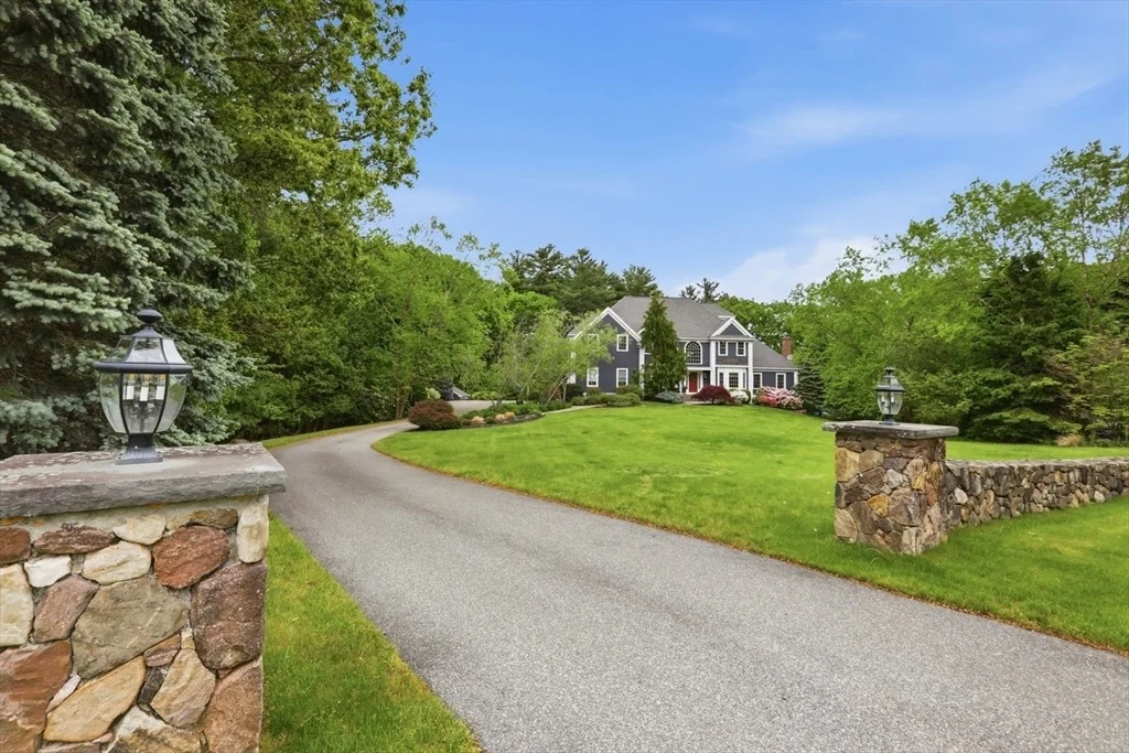 Photo of 20 Tarbox Ln