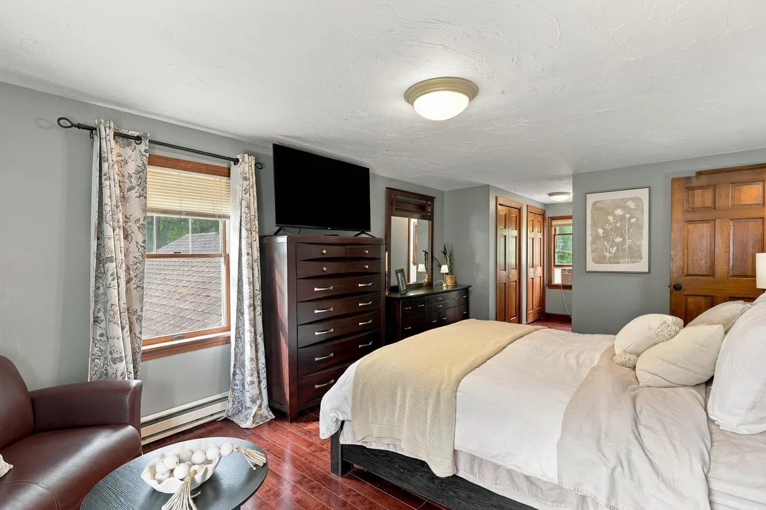 Photo of 10 Garrison Heights Drive