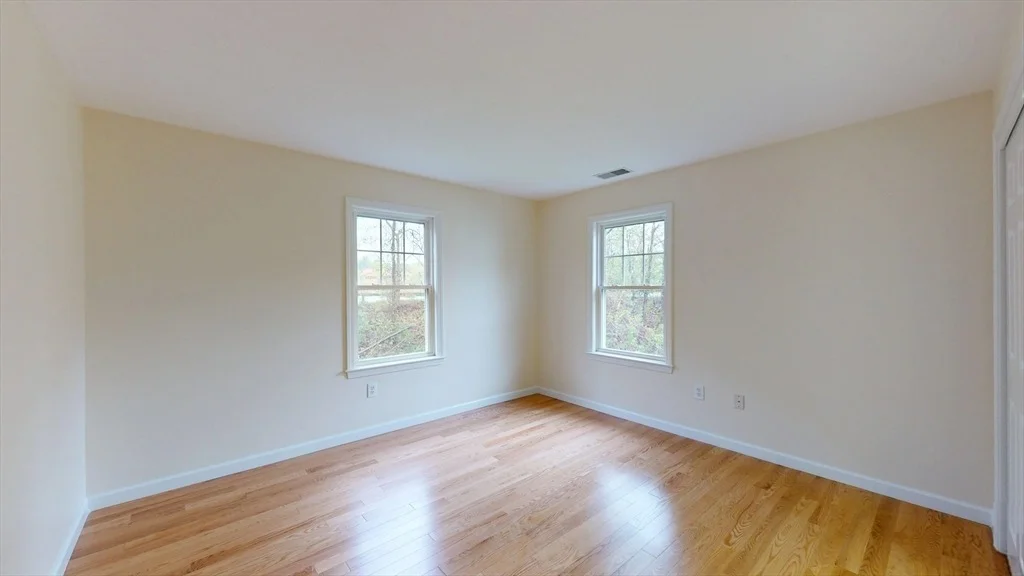 Photo of 8 Westside Dr