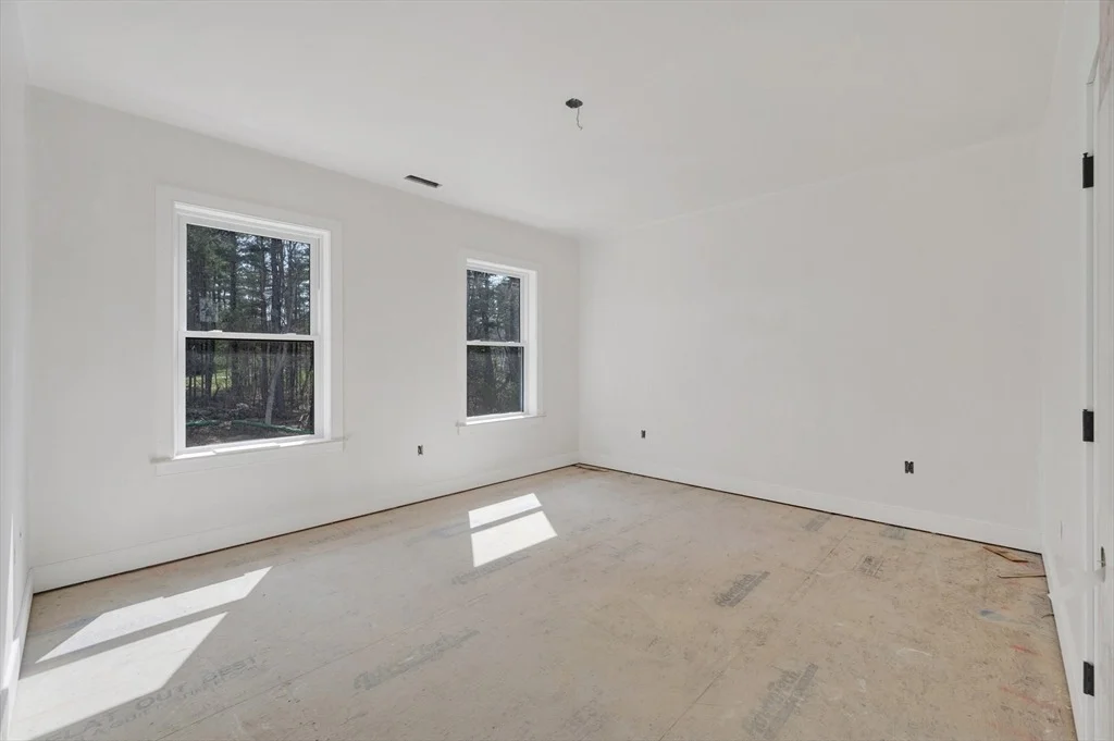 Photo of 18 Macdonald Dr