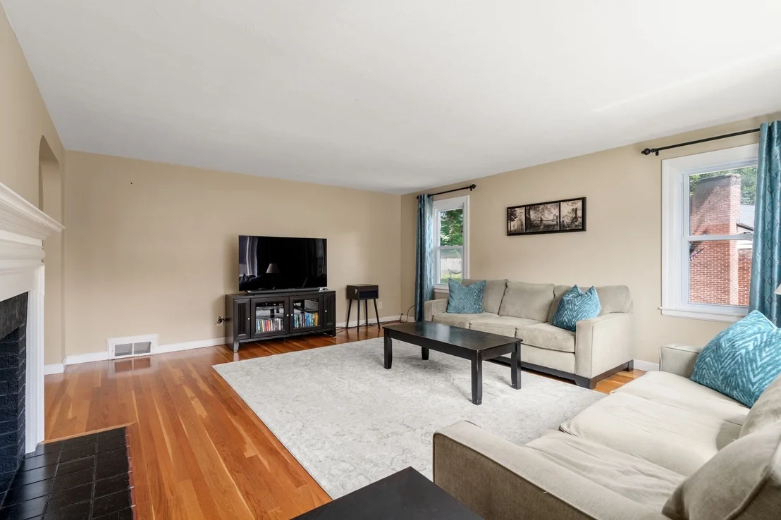 Photo of 15 Claridge Dr