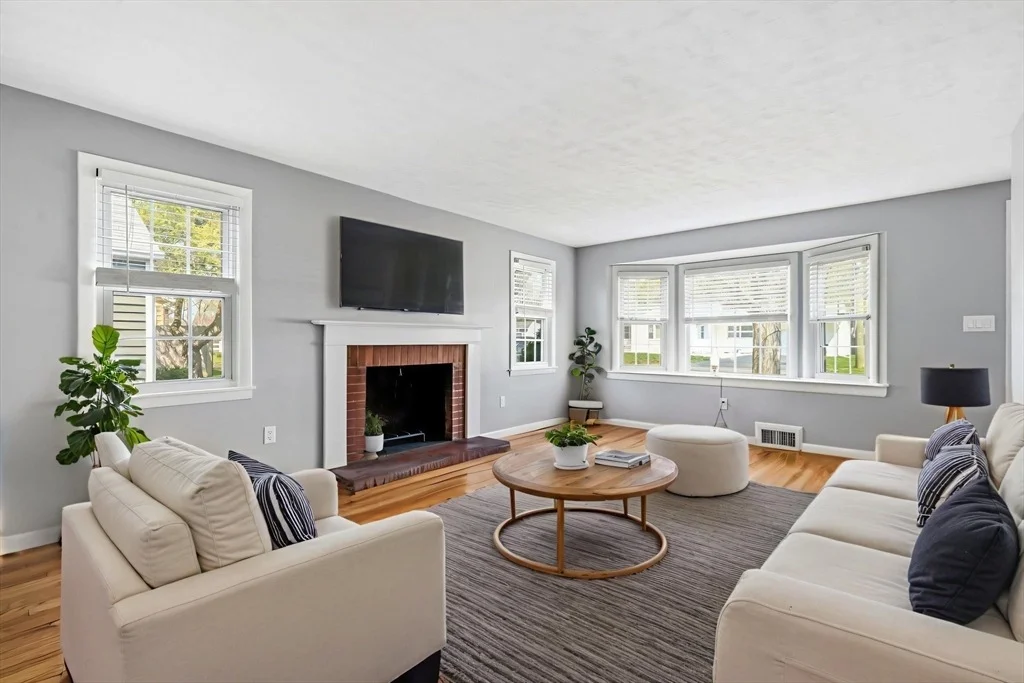 Photo of 192 Birchland Ave