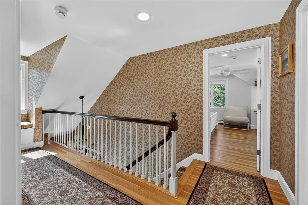 Photo of 37 Mast Hill Rd