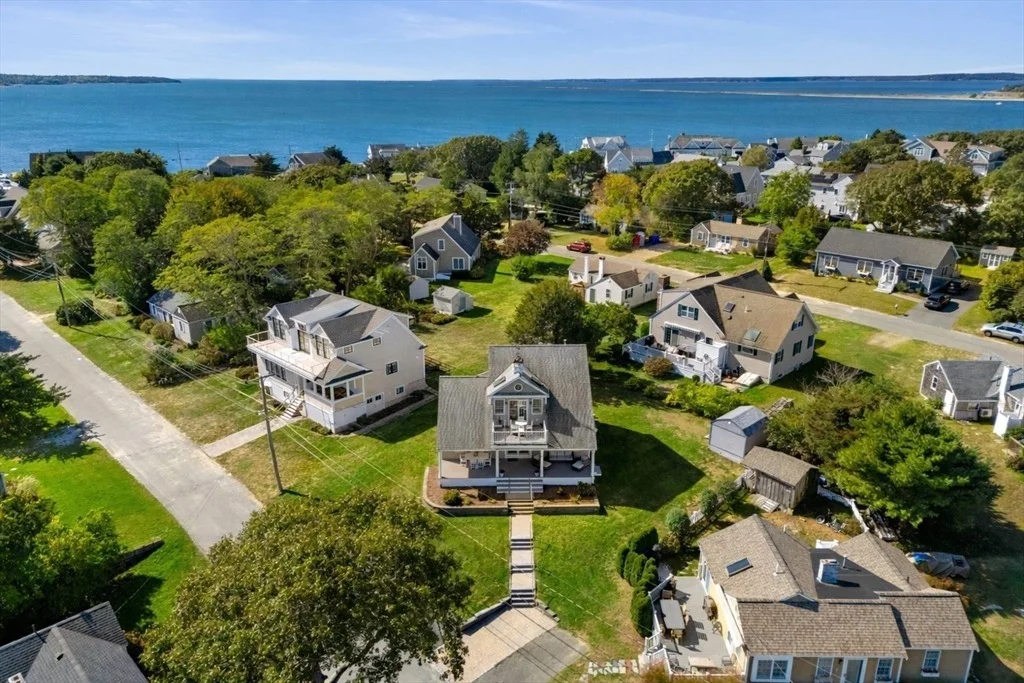 Photo of 135 Leeward