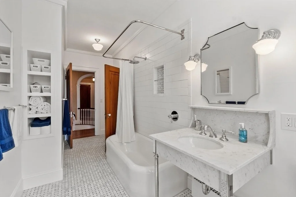 Photo of 89 Lothrop Street