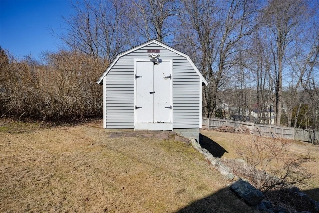 Photo of 8 Crestview Dr