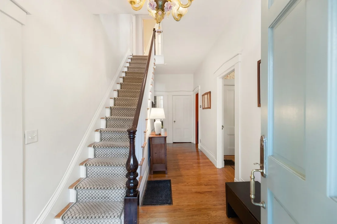 Photo of 82 Old River Place