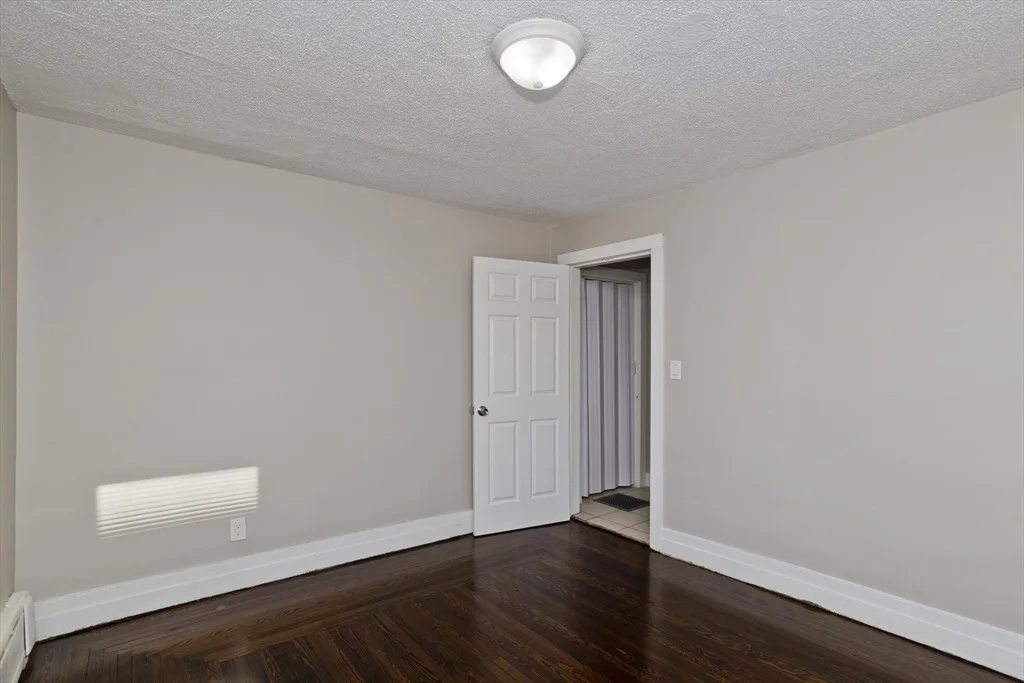 Photo of 182 Massasoit Street