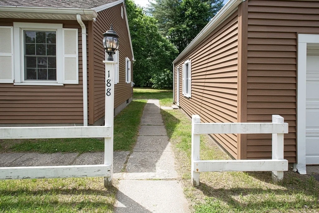 Photo of 188 North Maple St