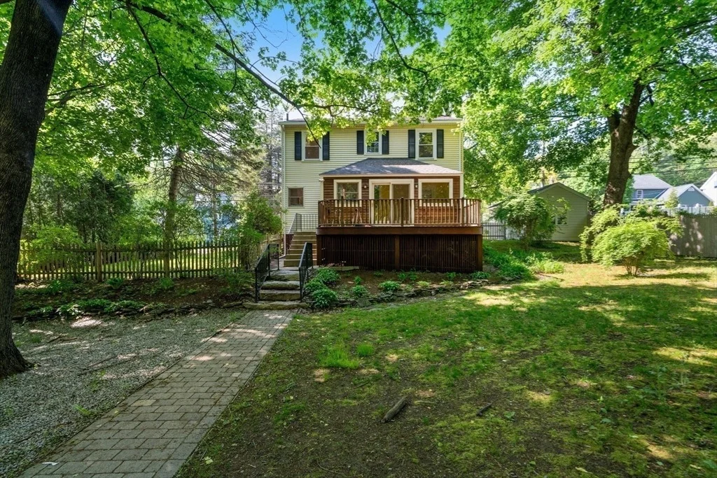 Photo of 1231 Pleasant St