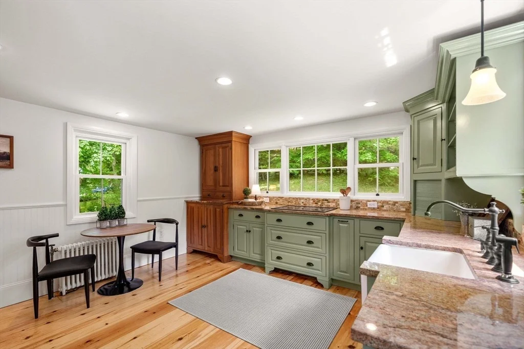 Photo of 32 River St
