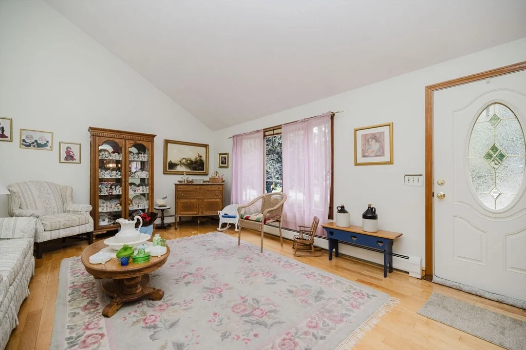 Photo of 848 N Main St
