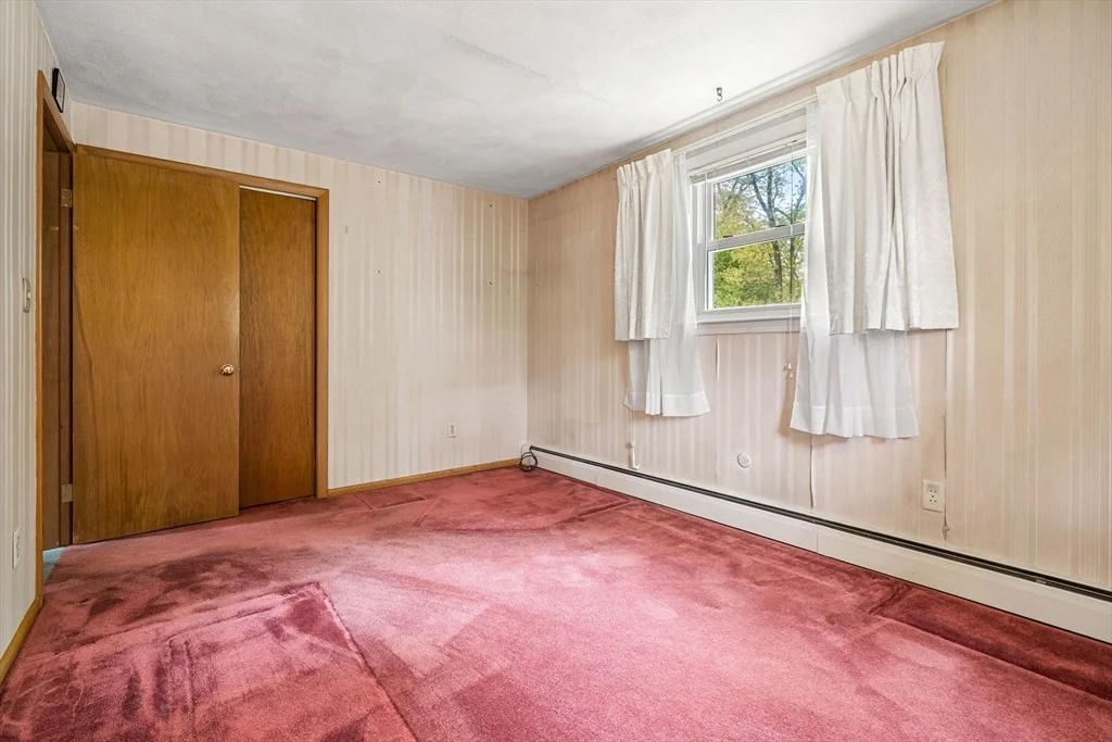 Photo of 11 Dadant Dr
