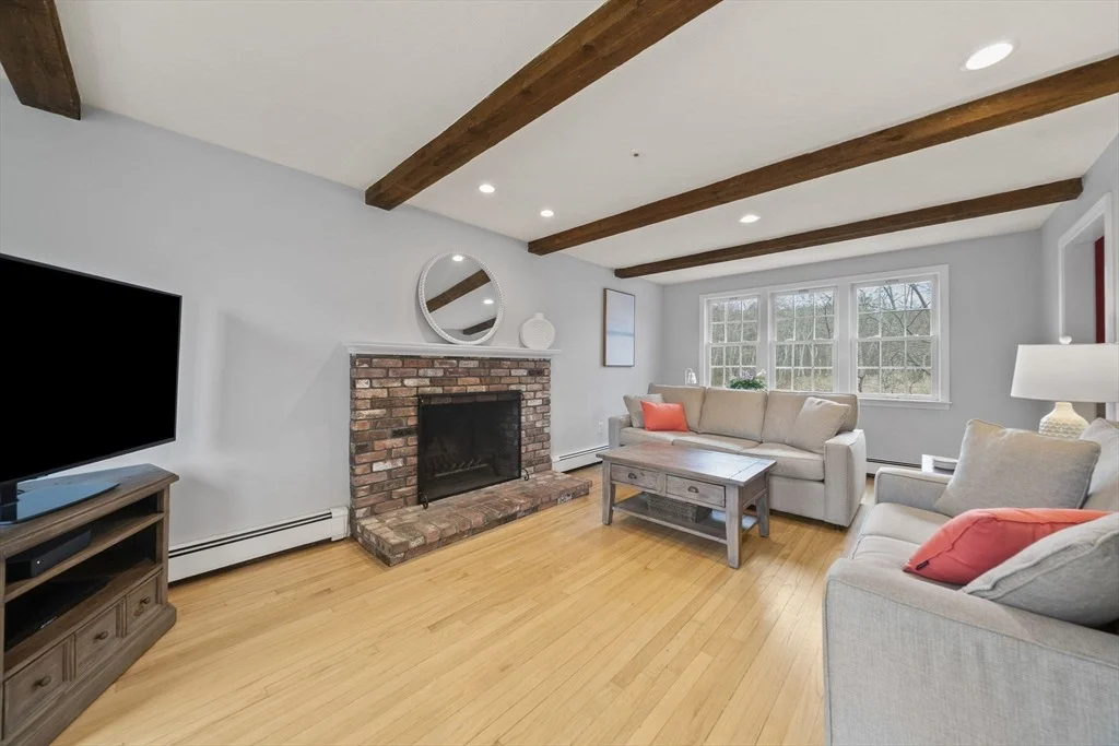 Photo of 5 Carpenter Ln