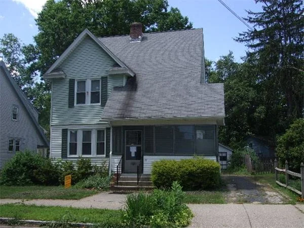 Photo of 32 Manitoba St