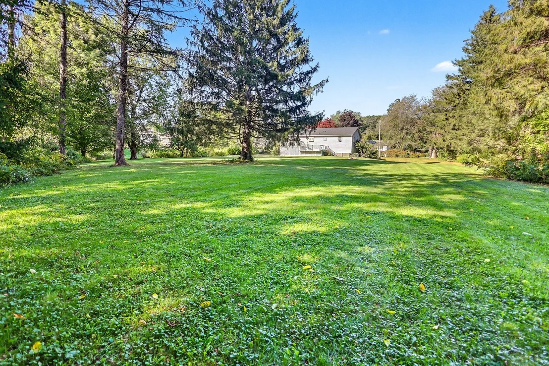 Photo of 49 Meadowview Rd