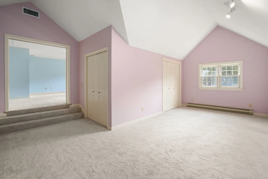Photo of 9 Fieldstone Dr