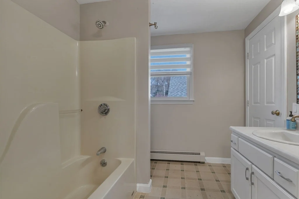 Photo of 8 Park Cir