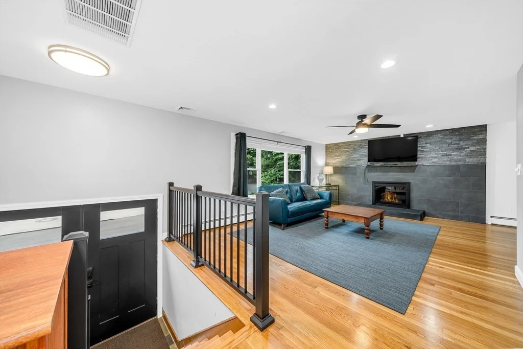 Photo of 8 Willowdale Dr