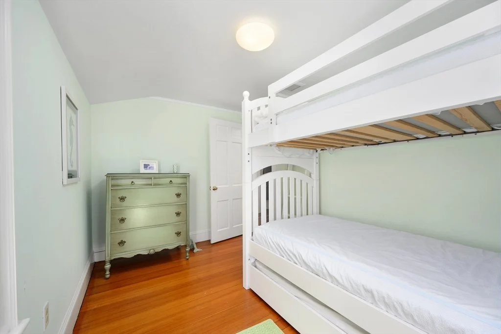 Photo of 122 Park Ave
