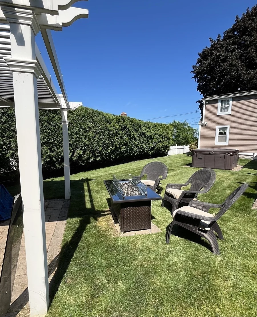 Photo of 417 River Rd